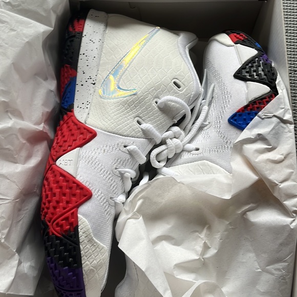 Brand new Kyrie 4 GS 4.5Y white / multicolour - Picture 3 of 8